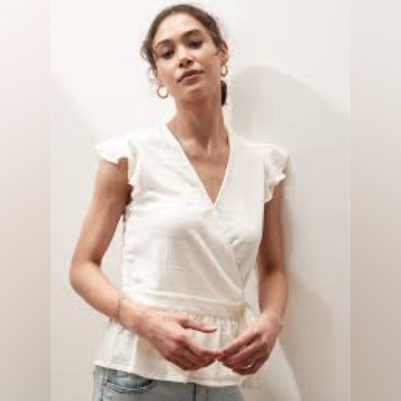 Banana Republic Women's Off White Sleeveless Casual Wrap Top - Picture 7 of 7